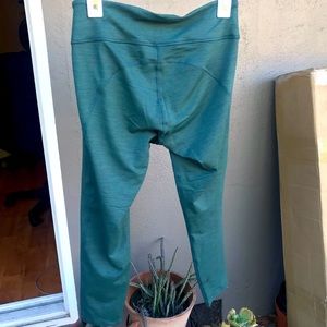 Outdoor Voices; Teal/Blue Leggings; Ankle Length; Size L